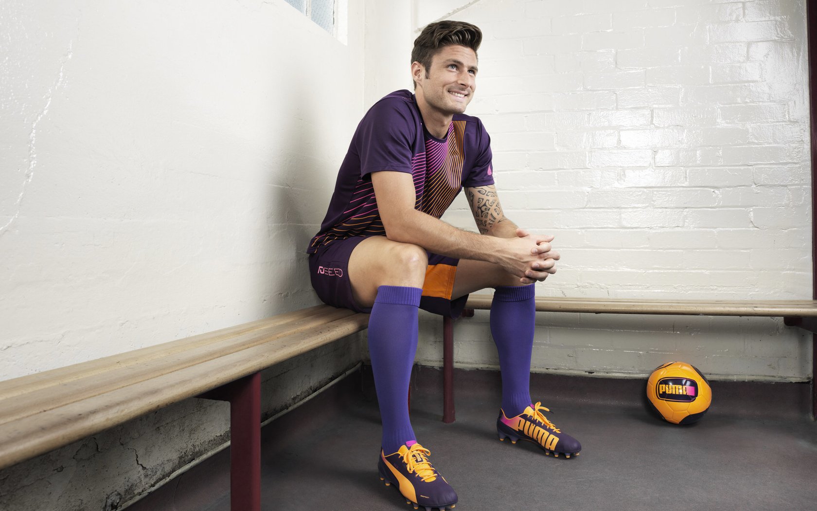 女子足球加强门将训练营覆盖多个核心技能点，女子足球队守门员